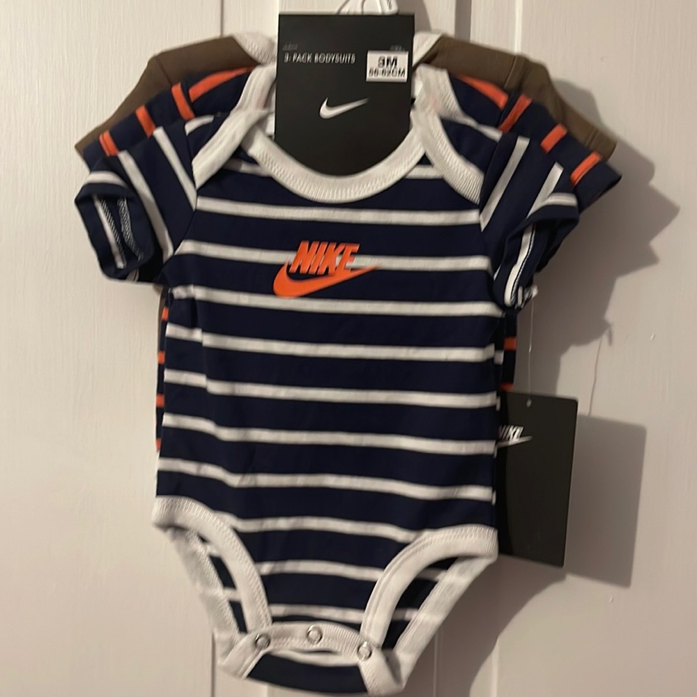 Nike brand new 3 pack of bodysuits